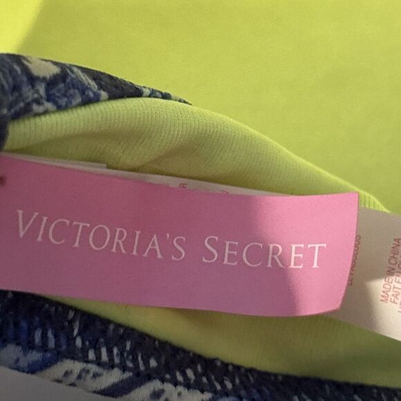 Victoria's Secret The Fabulous Padded Molded Push Up Underwire Swim Top Size 34C - Picture 11 of 13